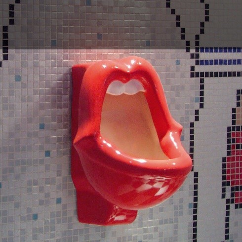 Kisses! | Sexy Urinal