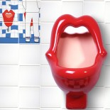 Kisses! | Sexy Urinal